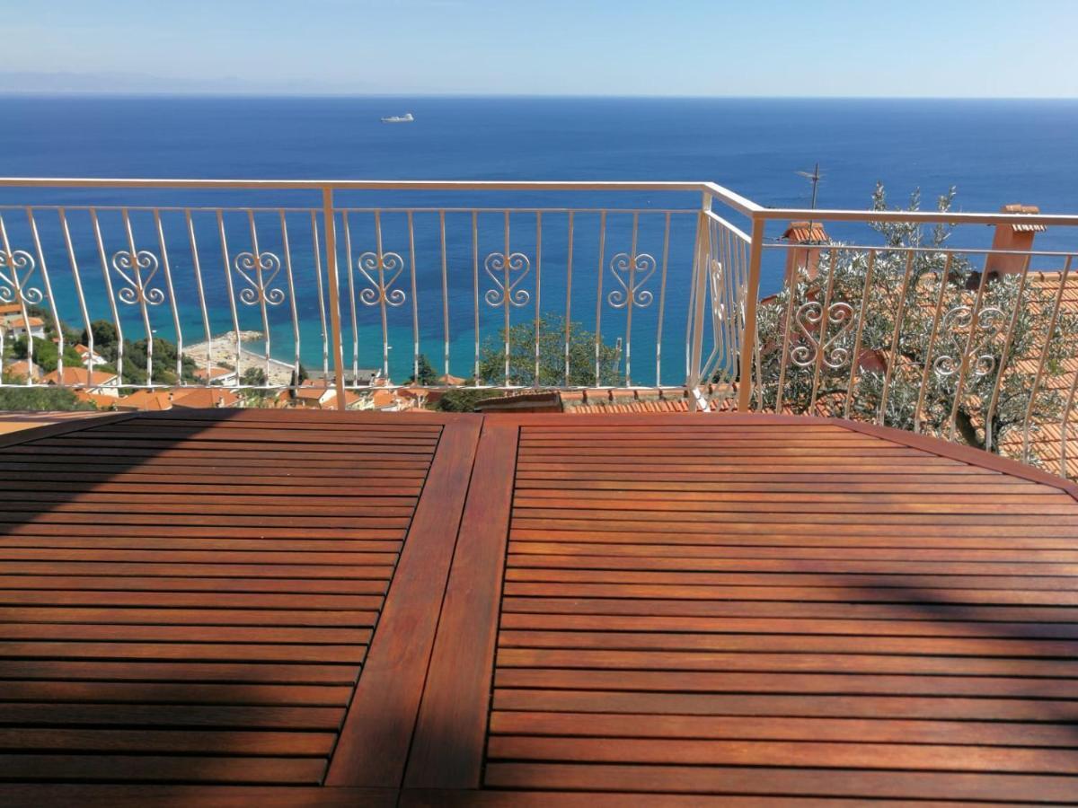 Villa Gio - Terrazza Nel Blu Берджеджи Екстериор снимка