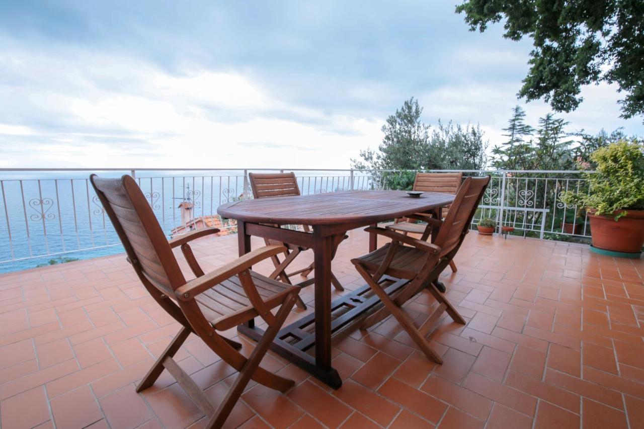 Villa Gio - Terrazza Nel Blu Берджеджи Екстериор снимка